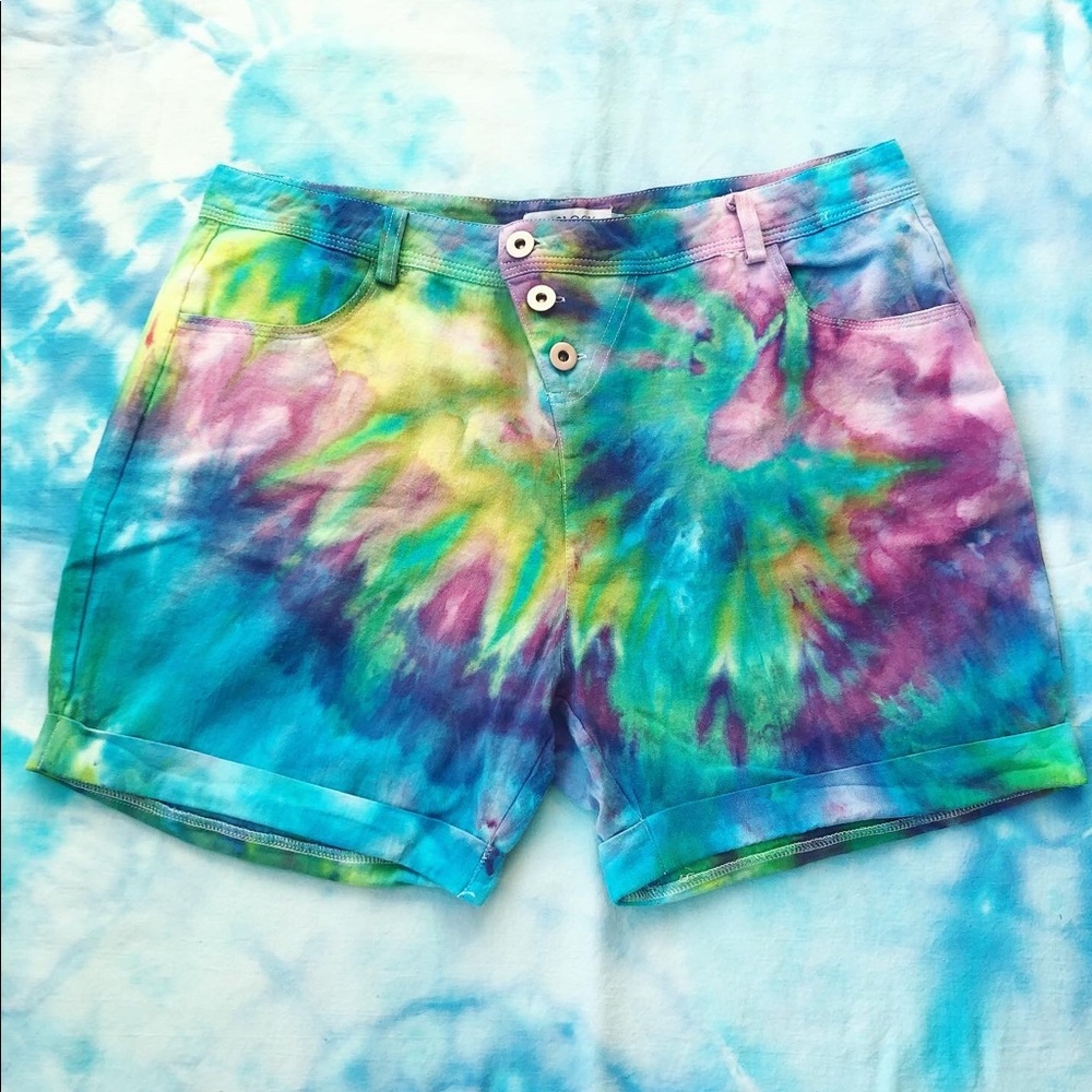 Large Ice Dyed Shorts with Pockets